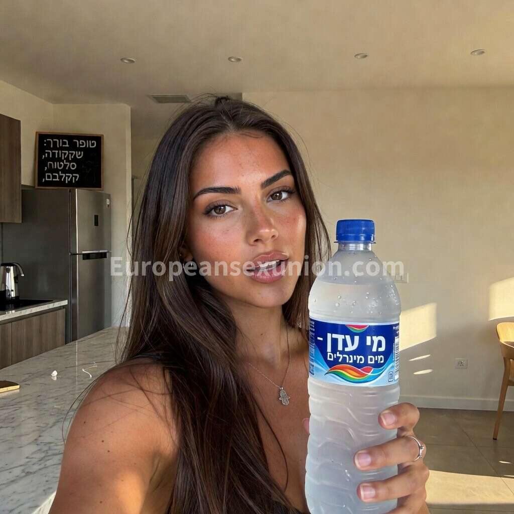 הפנטזיות ששוכבות במגירה למה גברים בורחים לדירות ולנערות בלי להסביר לאף אחד